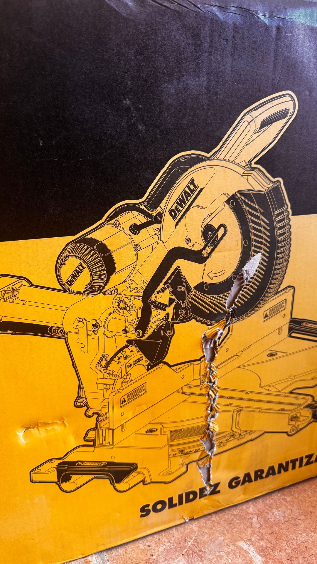 serra-meia-esquadria-dewalt-dws780-venda