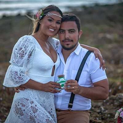Noivos Laryssa E Elves Mulher e homem na praia